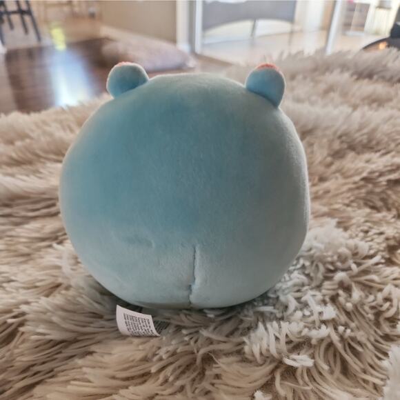 Zuru Mini Brands Snackles Hugh Mentos Blue Hippo 5” Mystery Plush Toy Series 1 - Picture 2 of 3